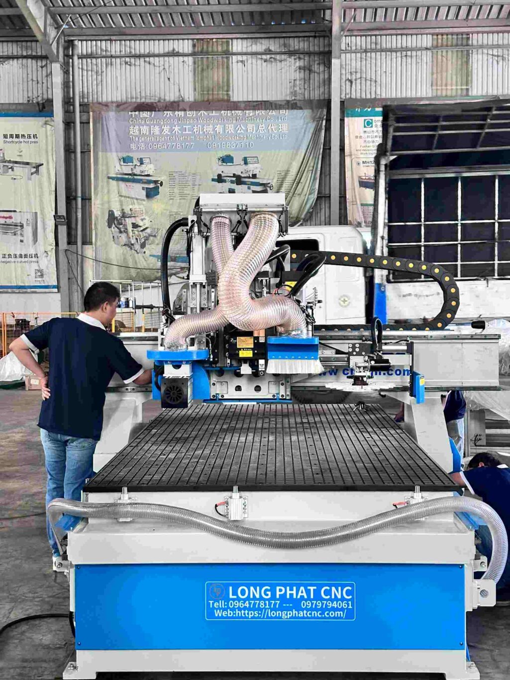 Máy gia công trung tâm CNC full option