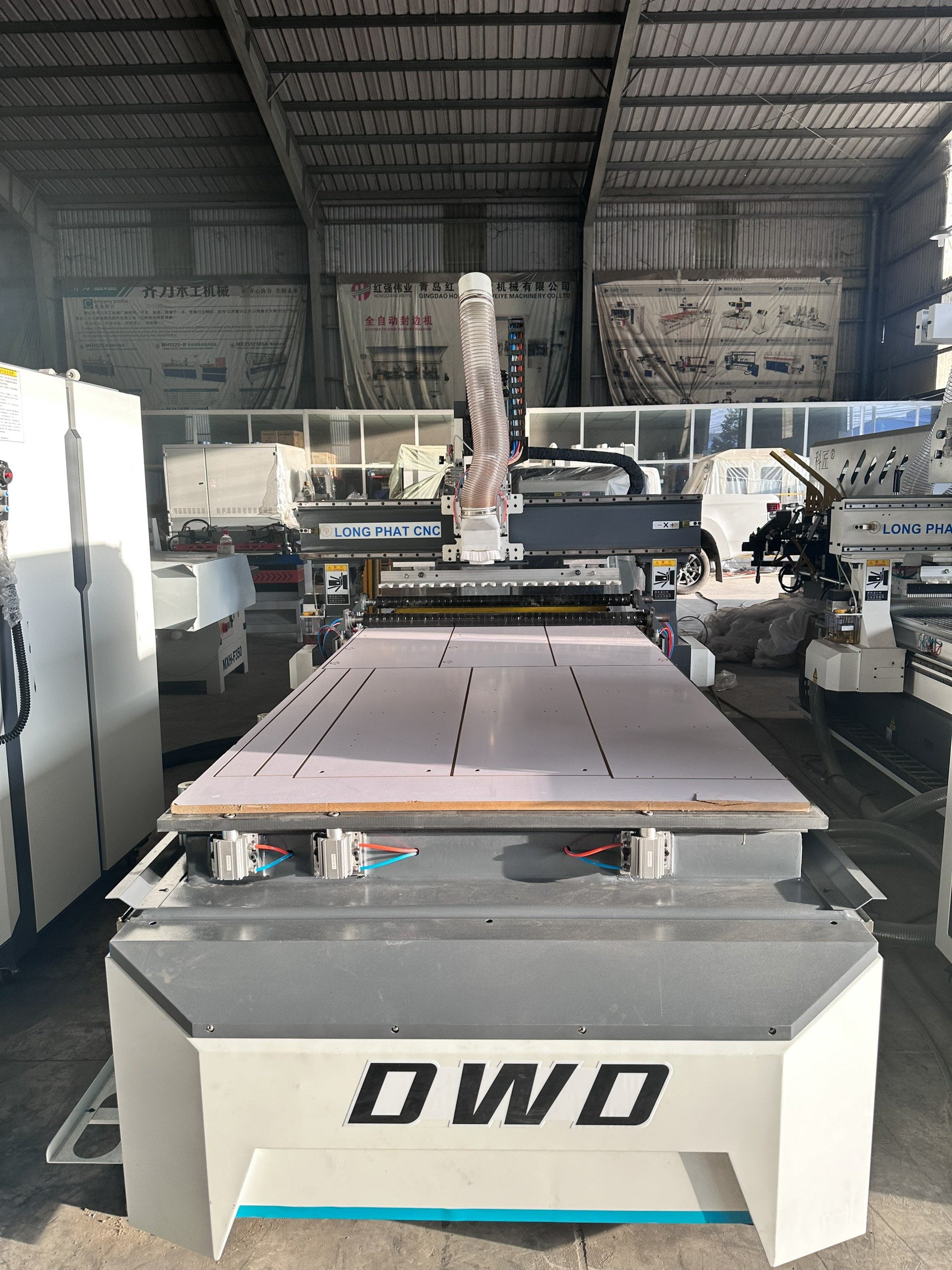 Máy gia công trung tâm CNC tự động thay dao (giá dao thẳng)