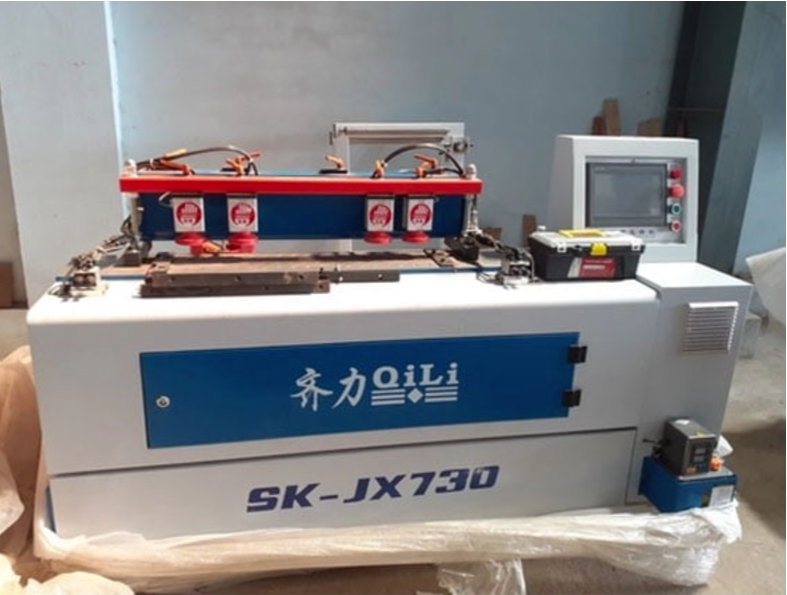 Máy làm mộng đuôi én CNC tại Long Phát