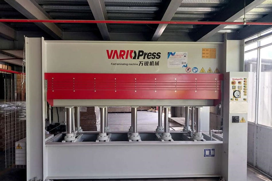 chuyen-veneer-cho-khach-hang-tan-lap