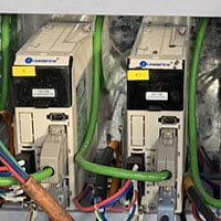 dong-co-buoc-vao-driver