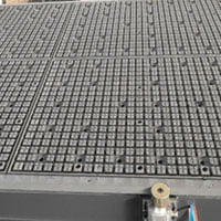 mat-ban-hut-chan-khong