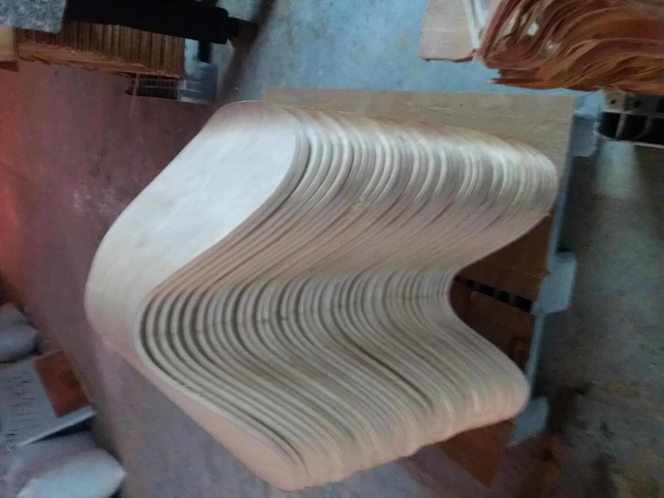 Máy CNC 1 đầu cắt tựa lưng ghế cong