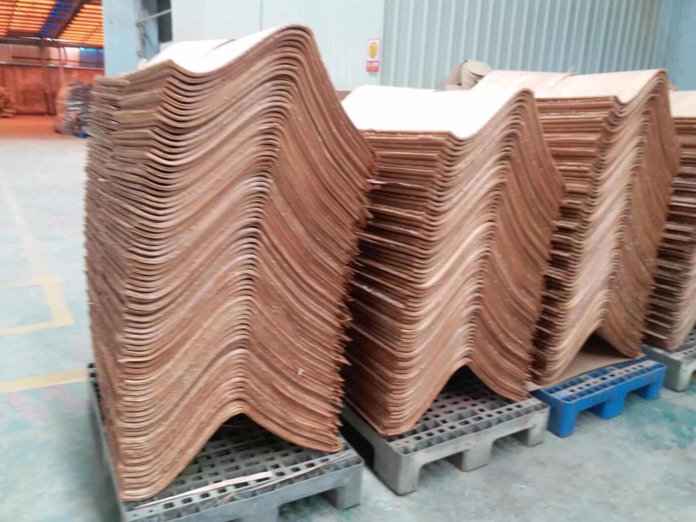 Máy CNC 1 đầu cắt tựa lưng ghế cong