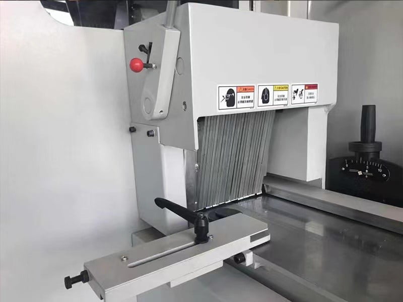 Máy bào bốn mặt và xẻ nhiều lưỡi đứng