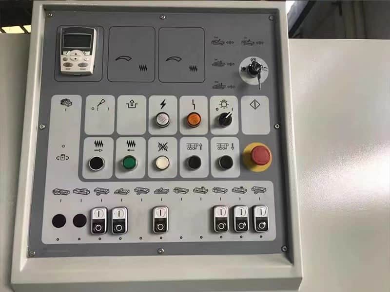 Máy bào bốn mặt và xẻ nhiều lưỡi đứng