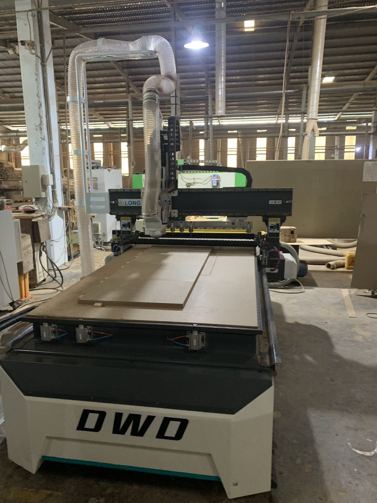 Máy CNC 1 đầu thay dao