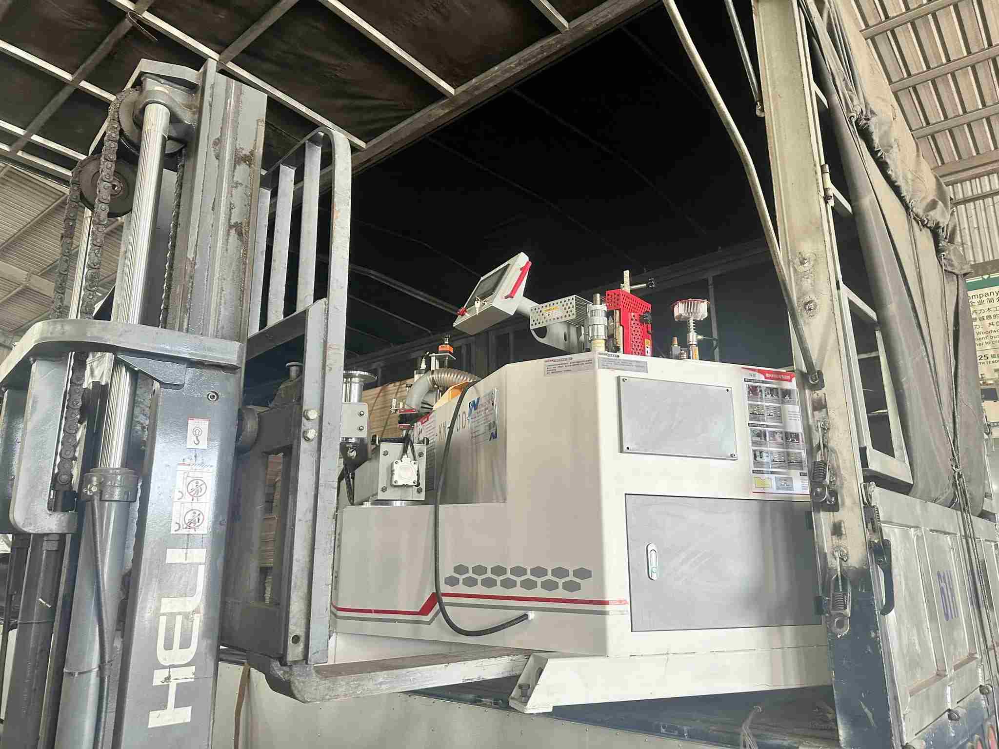 máy dán cạnh tự động