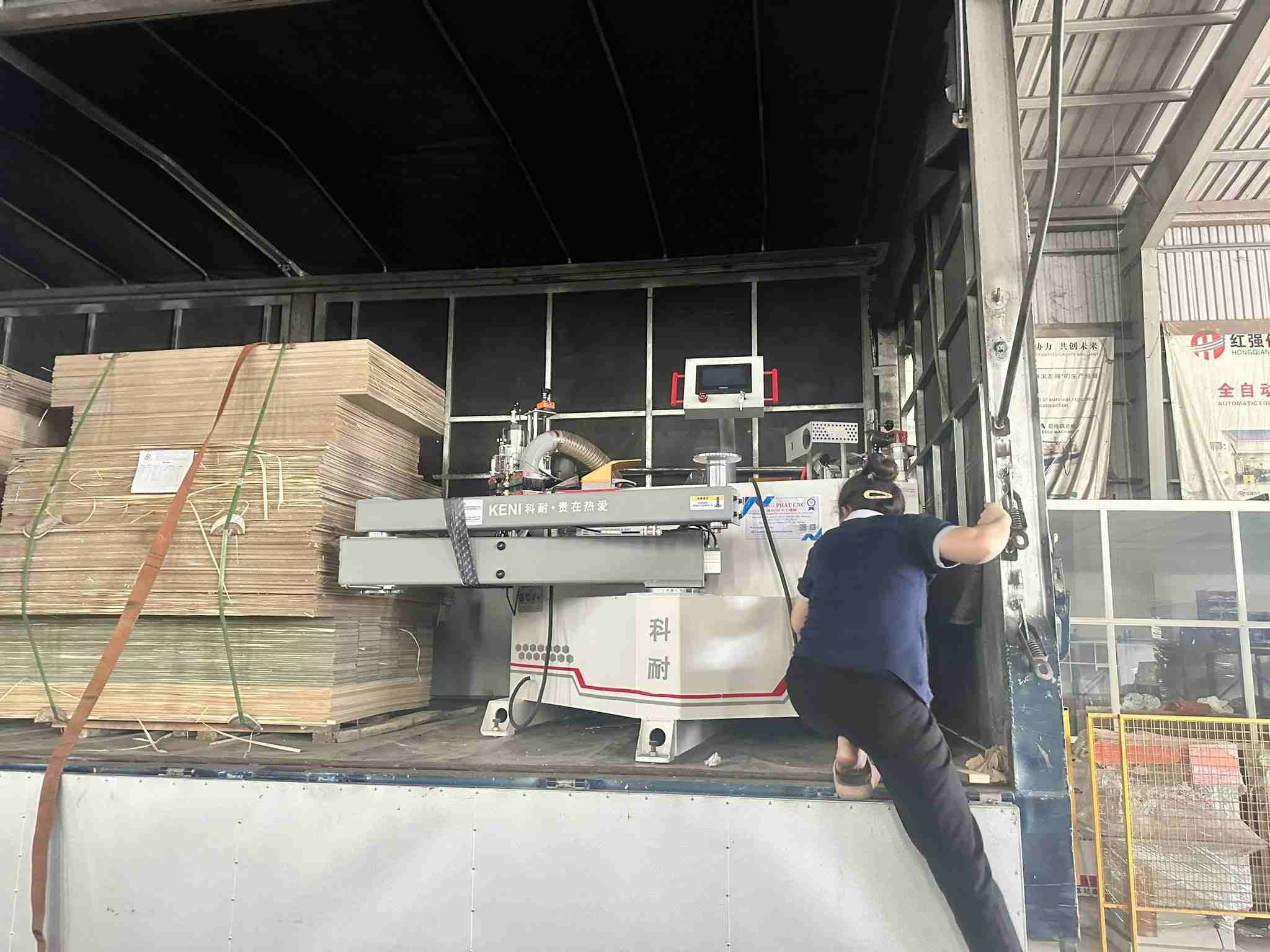 Tính năng của máy dán cạnh gỗ