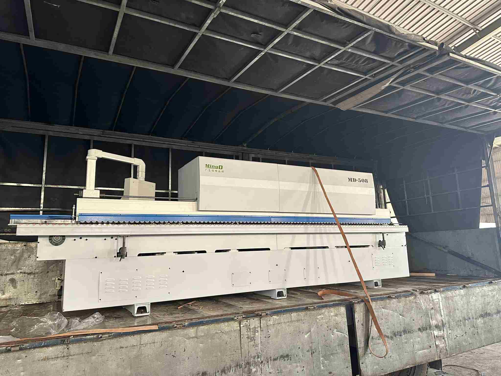 Máy dán cạnh gỗ công nghiệp