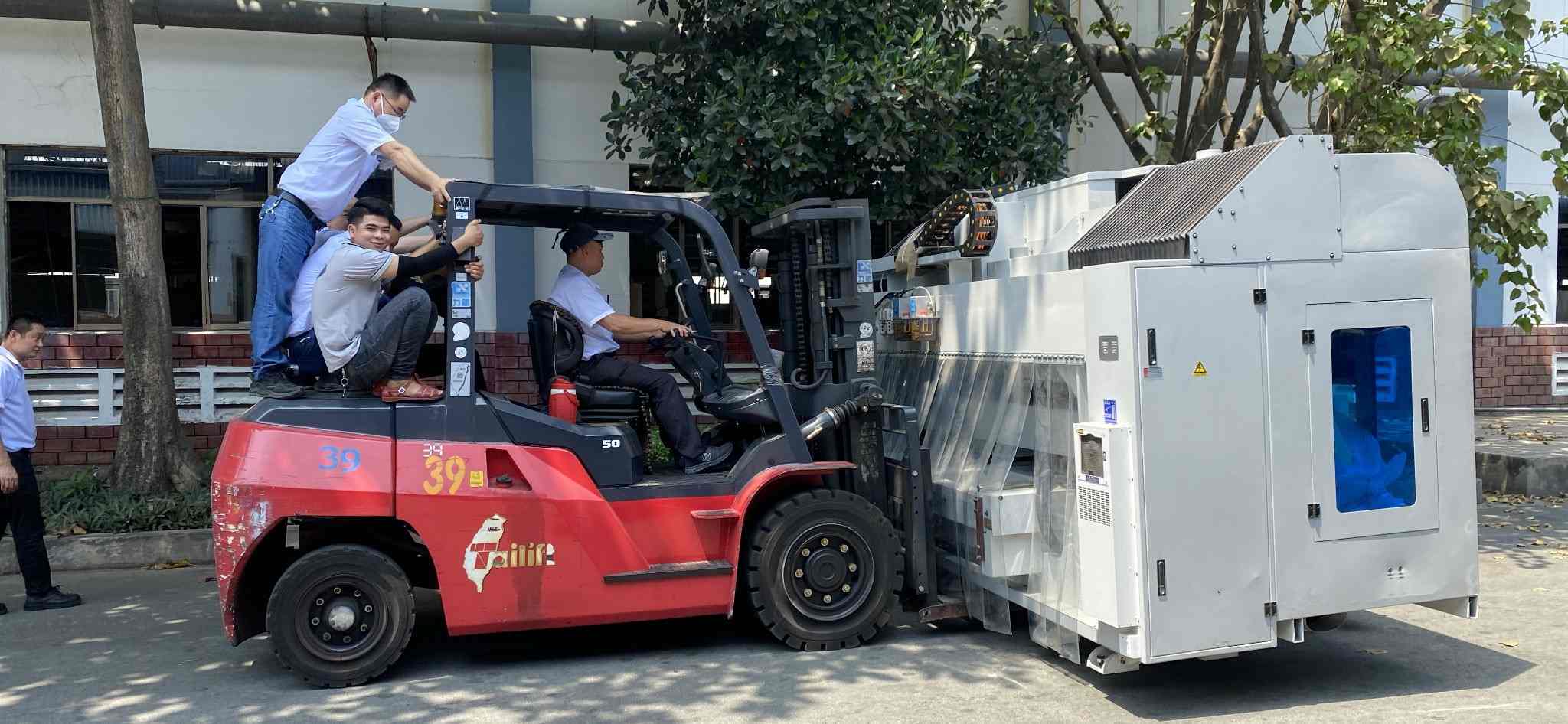 Máy làm bàn chân ghế 8x4