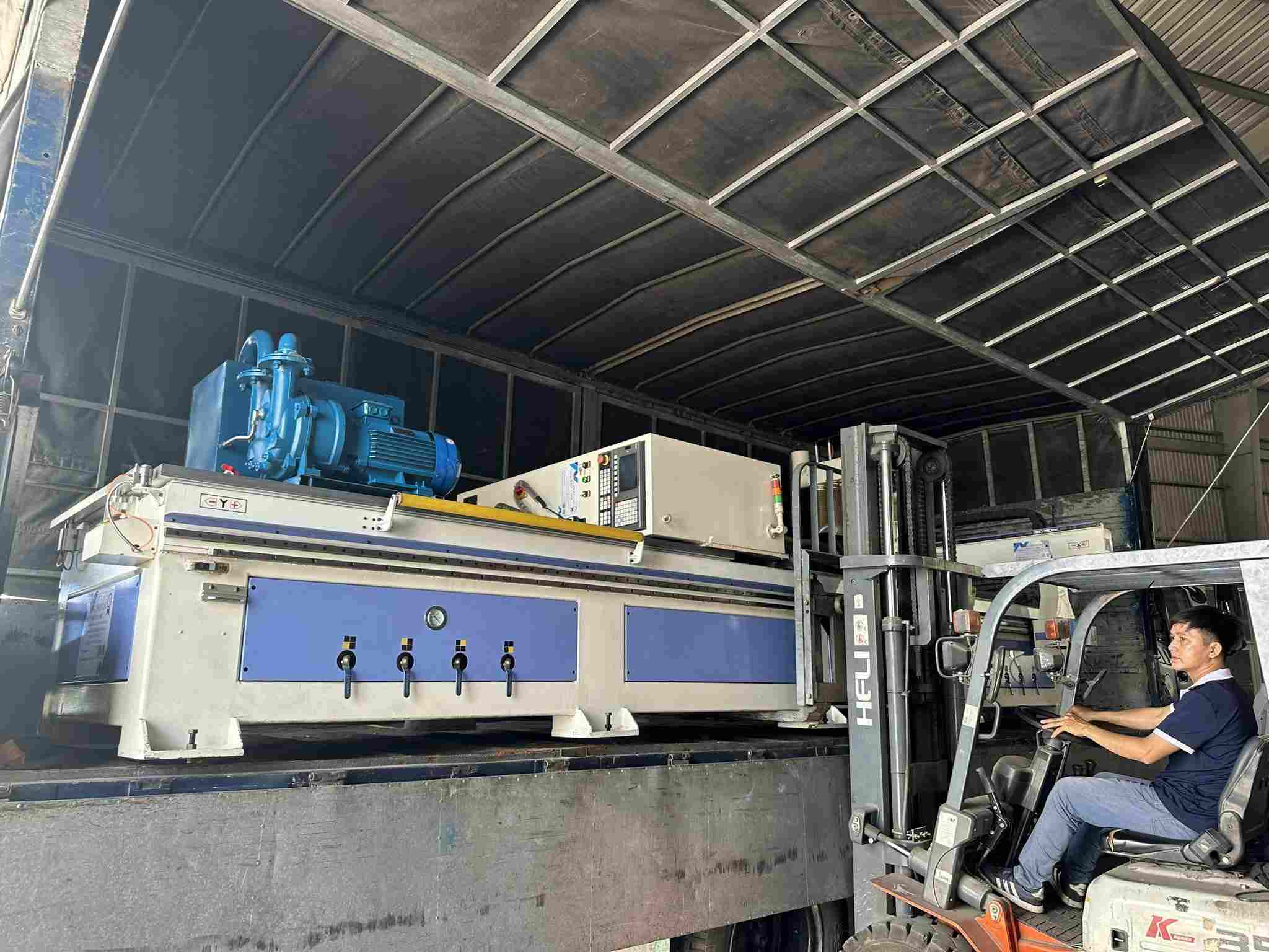máy cnc nội thất gỗ