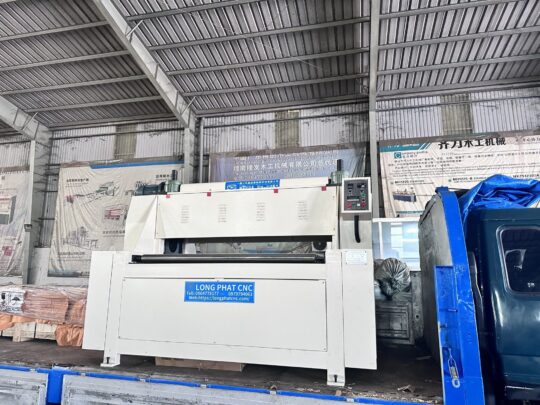 bàn giao máy ép ván