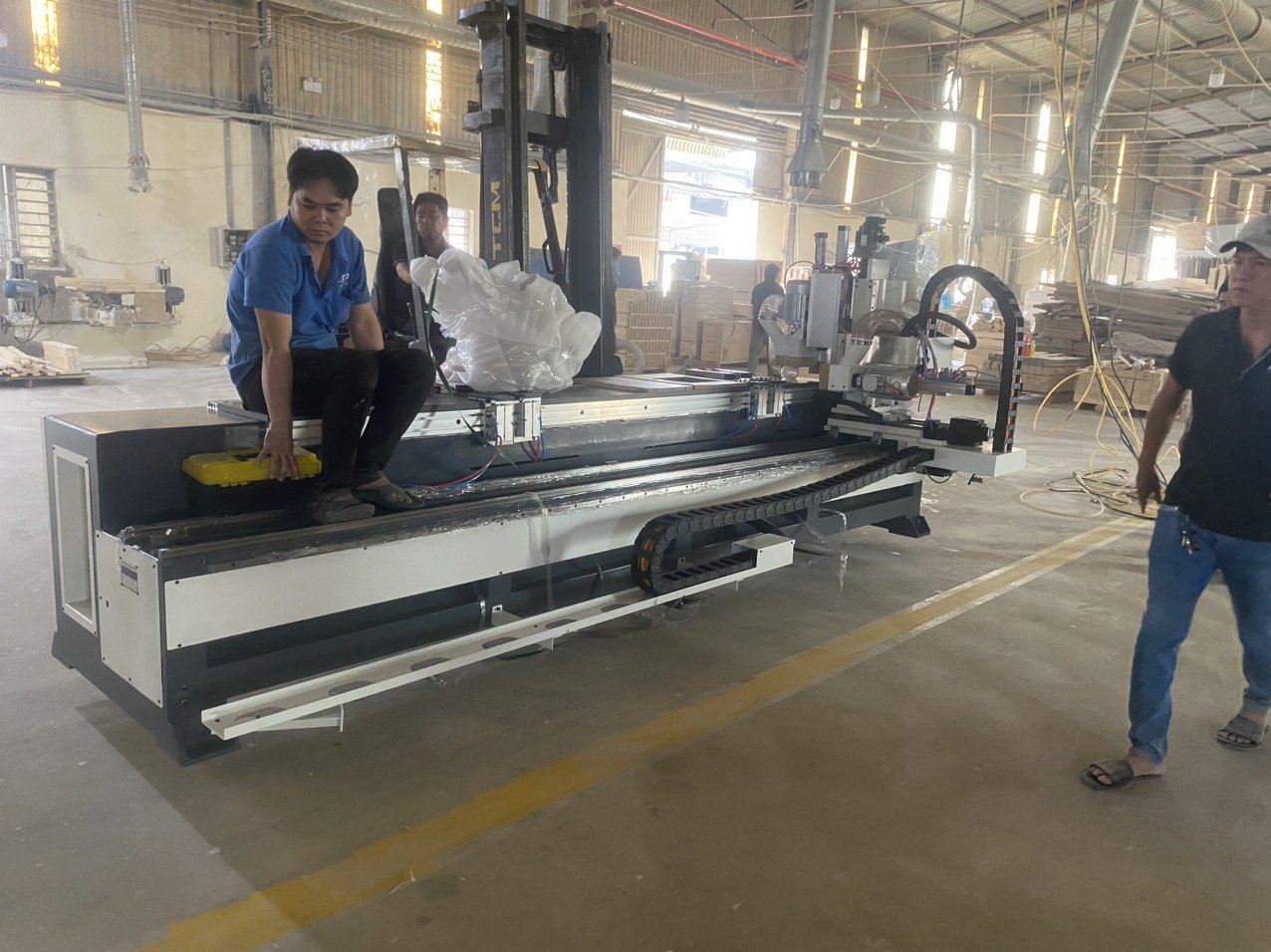 Máy khoan hai phương